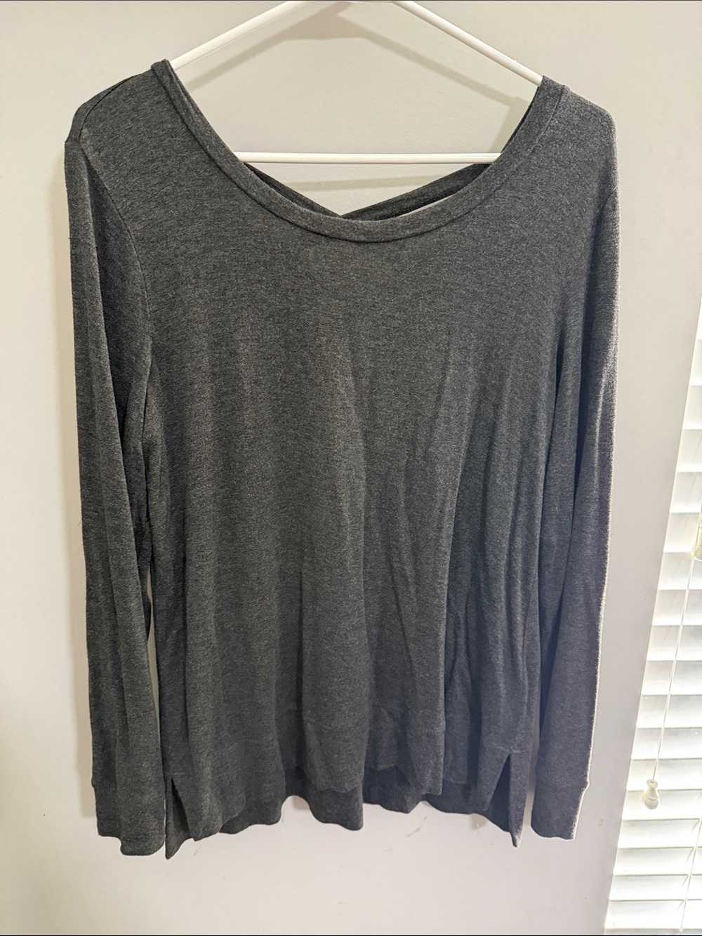 Womens Charcoal Long-Sleeve Scoop Neck Top M medium BOBEAU CRISS CROSS back